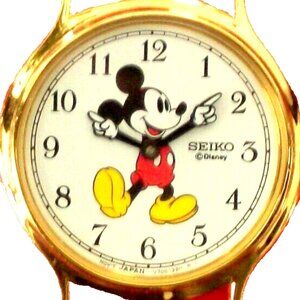 Disney men’s Seiko Mickey Mouse watch! New! Retired!